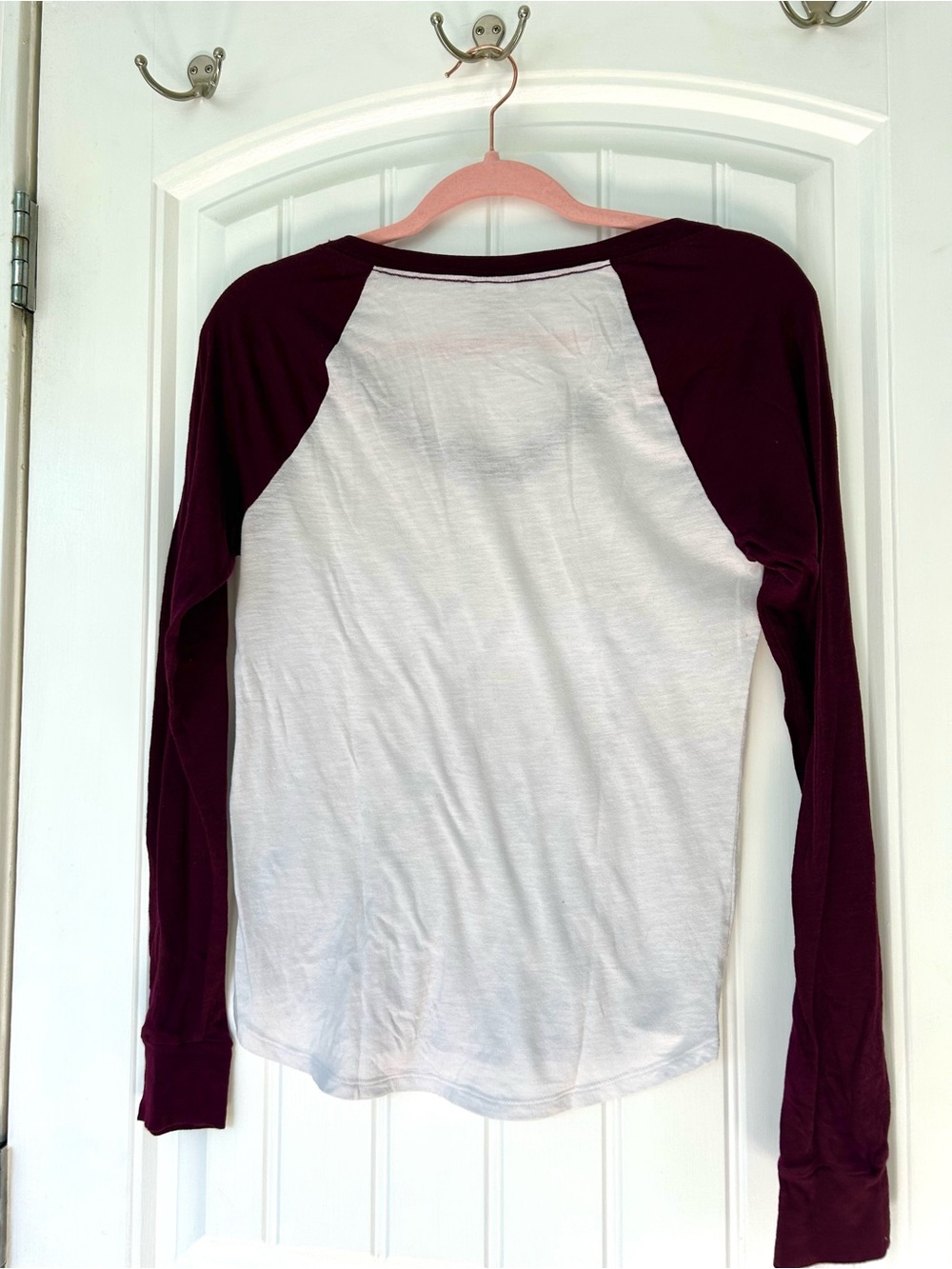V-neck Raglan Tee - Picture 4 of 4